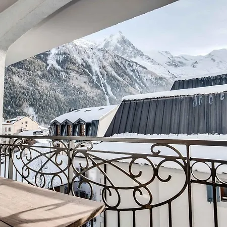 Le Paradis 27 - Year